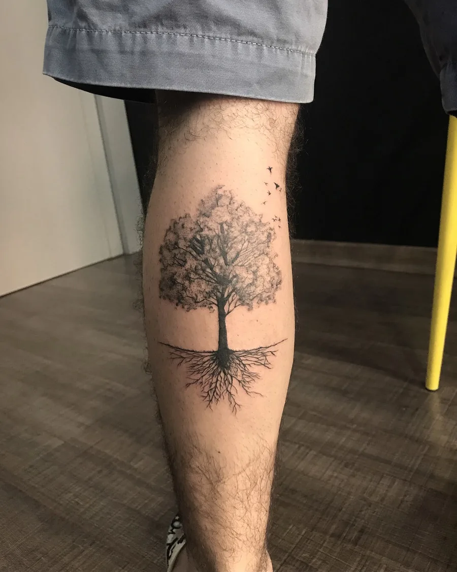 Árvore da vida com raízes na panturrilha